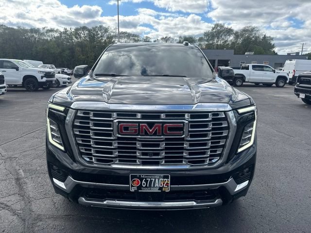 Used 2025 GMC Yukon XL Denali w/ Denali Reserve Package AWD/4WD image 2