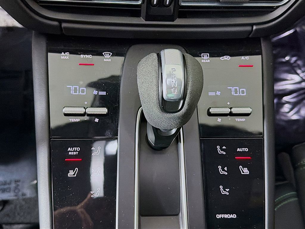 Used 2024 Porsche Macan GTS image 34