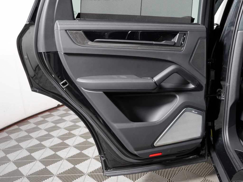New 2026 Porsche Cayenne GTS AWD/4WD image 33