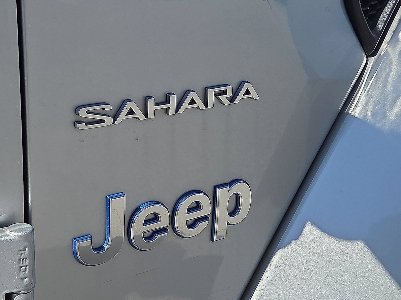 Used 2022 Jeep Wrangler Unlimited Sahara w/ Cold Weather Group AWD/4WD image 7
