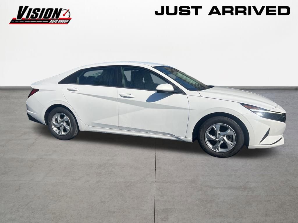 Used 2023 Hyundai Elantra SE FWD image 3
