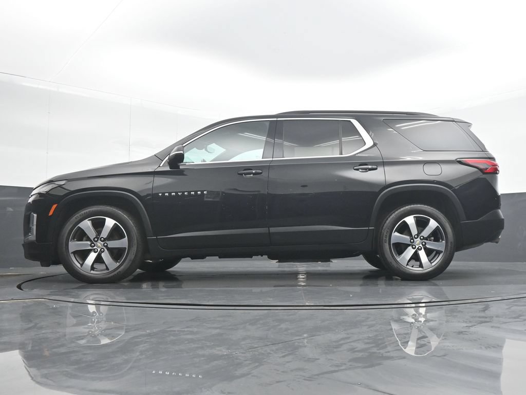 Used 2023 Chevrolet Traverse LT w/ LT Premium Package AWD/4WD image 27