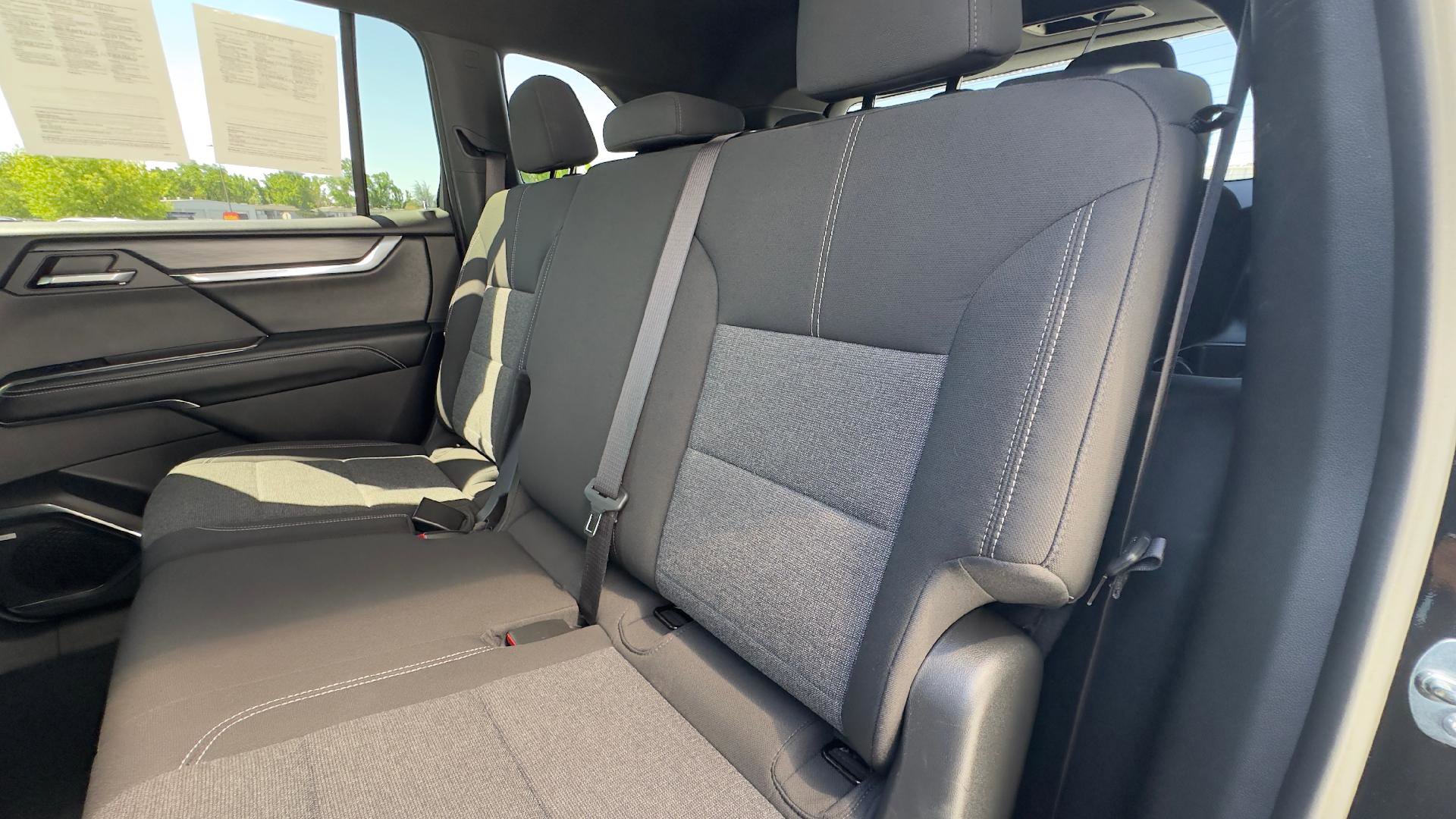 Used 2025 GMC Acadia Elevation image 10