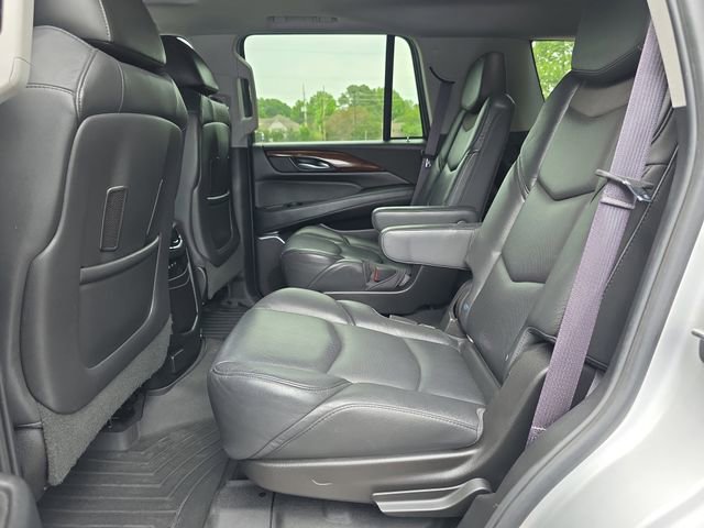 Used 2017 Cadillac Escalade Luxury AWD/4WD image 11