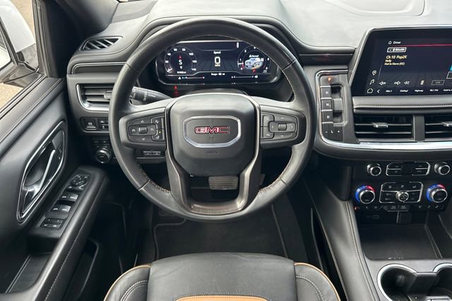 Used 2024 GMC Yukon XL AT4 w/ Technology Package AWD/4WD image 17