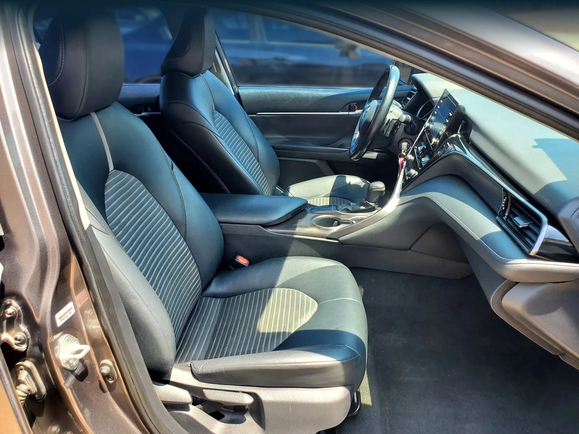 Used 2022 Toyota Camry SE FWD image 27