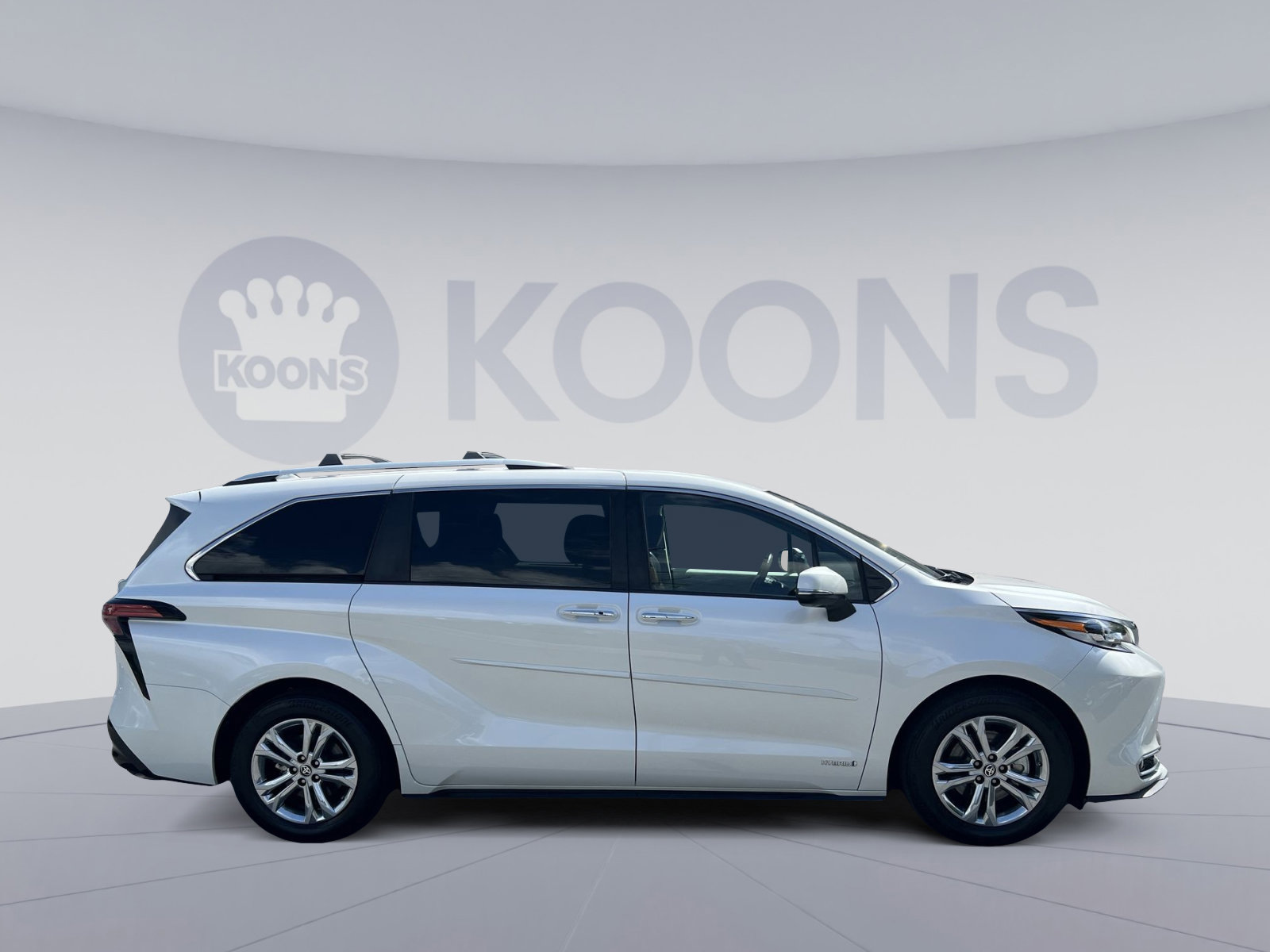 Used 2021 Toyota Sienna Platinum AWD/4WD image 8
