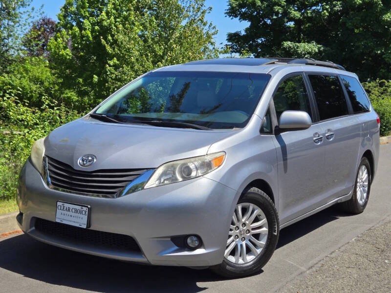 Used 2012 Toyota Sienna XLE w/ Premium Pkg FWD image 8