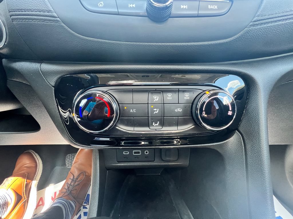Used 2020 Buick Encore GX Preferred w/ Sport Touring Package FWD image 26