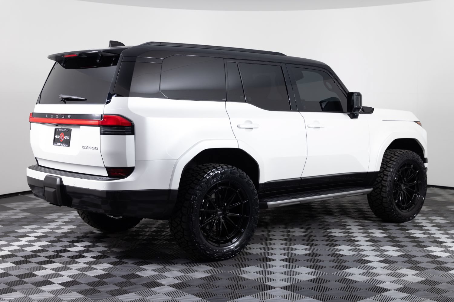 Used 2025 Lexus GX 550 w/ Accessory Package (2T) AWD/4WD image 8