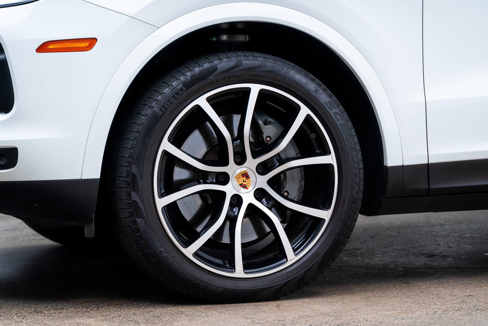 Used 2019 Porsche Cayenne S AWD/4WD image 4