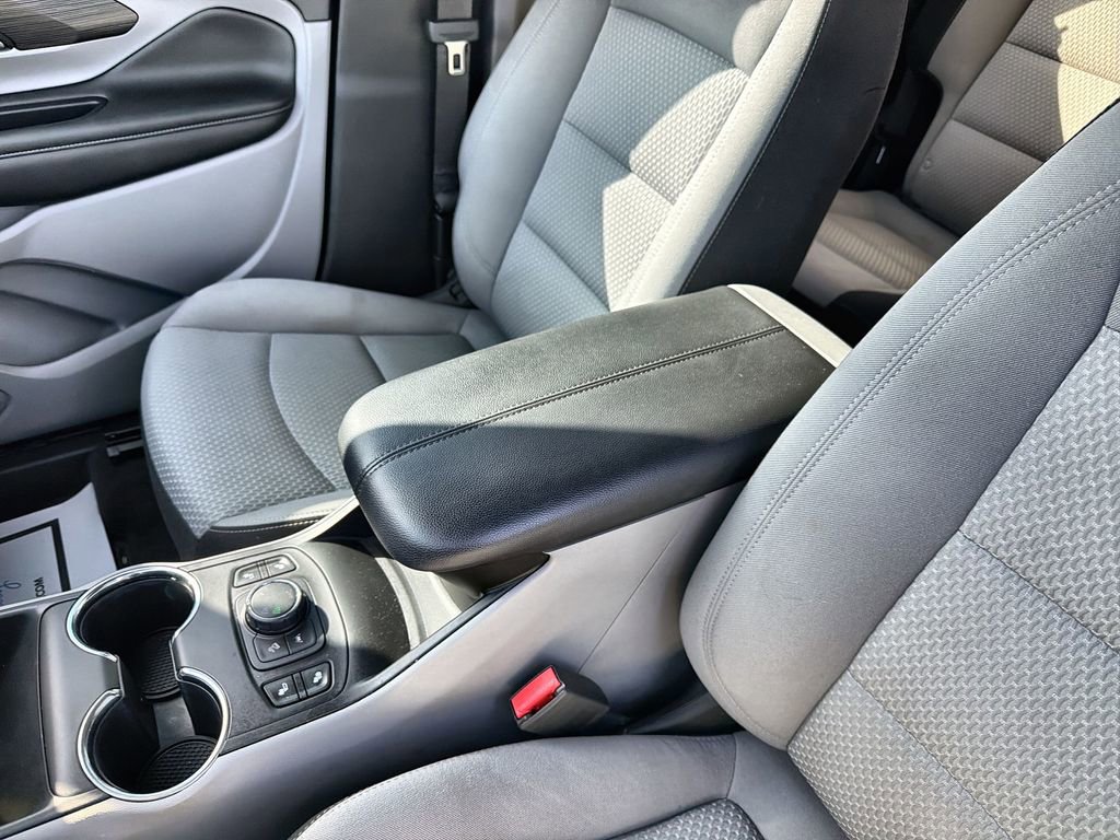 Used 2023 GMC Terrain SLE w/ Driver Convenience Package AWD/4WD image 21