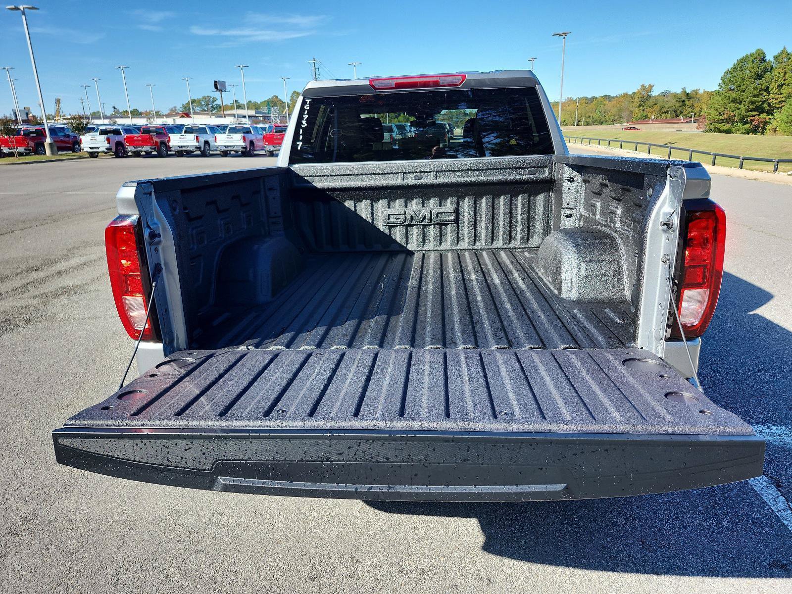 New 2026 GMC Sierra 1500 SLE AWD/4WD image 6