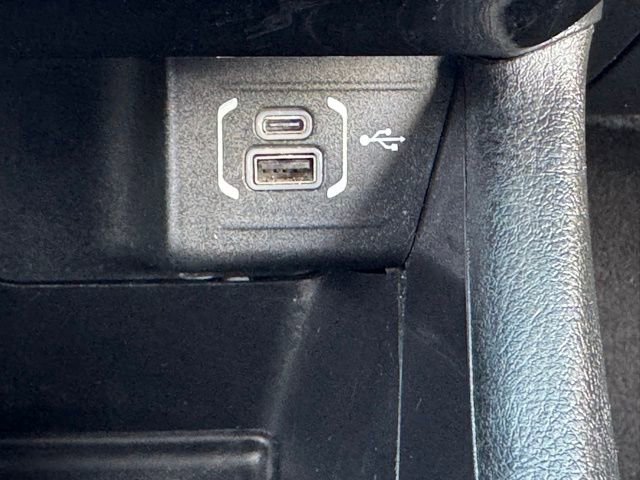 Used 2023 Jeep Compass Latitude image 34