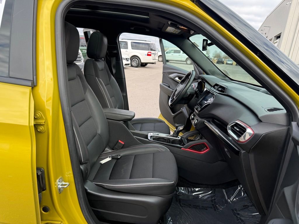 Used 2023 Chevrolet TrailBlazer RS w/ Sun and Liftgate Package image 18