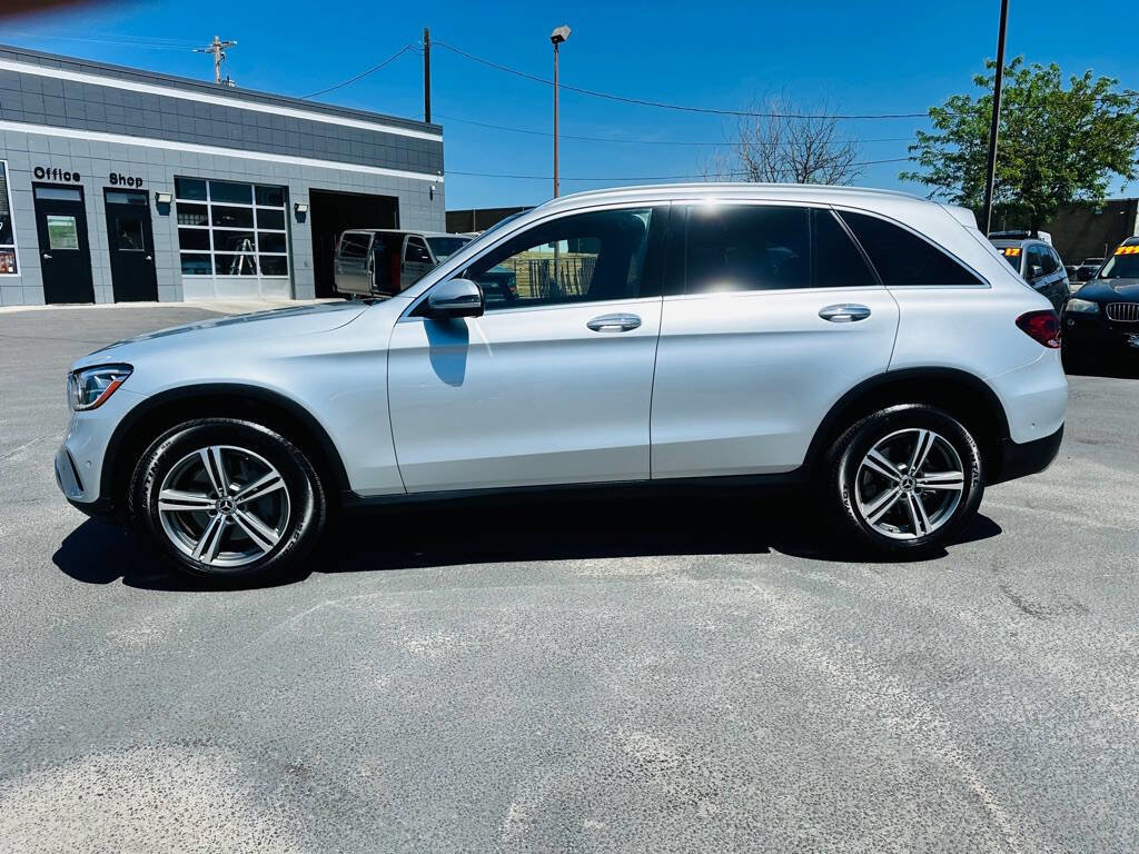 Used 2020 Mercedes-Benz GLC 300 4MATIC image 4