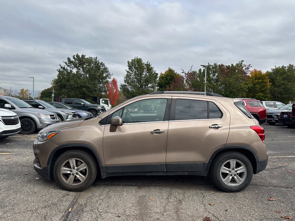 Used 2018 Chevrolet Trax LT w/ LT Convenience Package FWD image 23