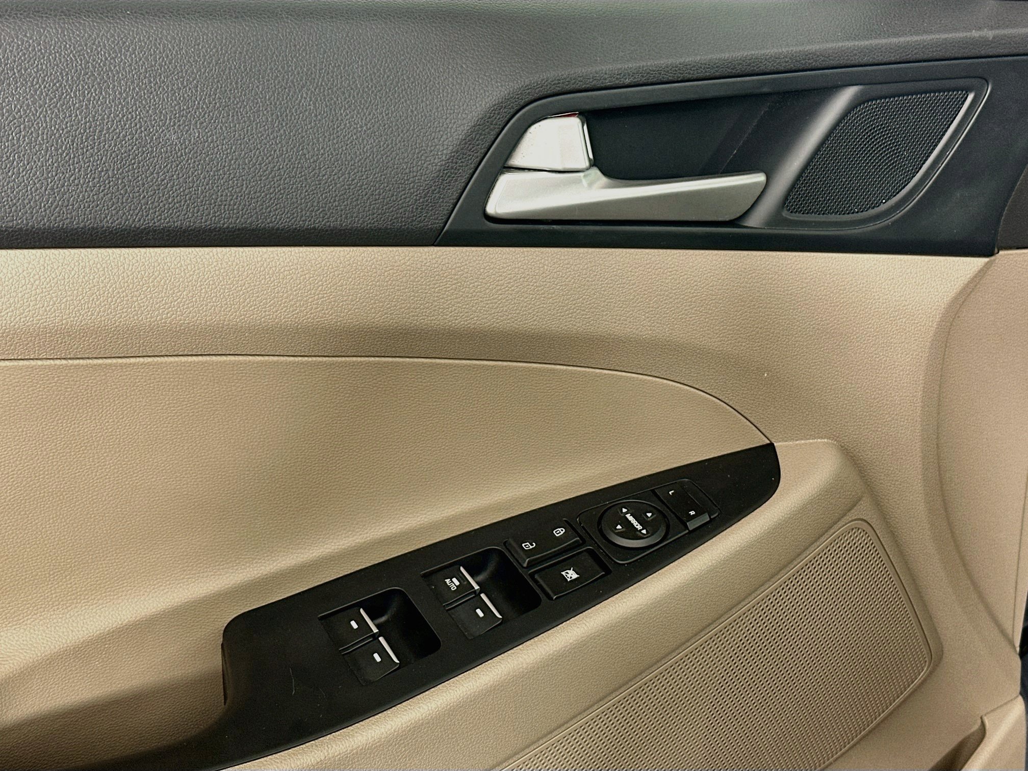 Used 2020 Hyundai Tucson Limited FWD image 15