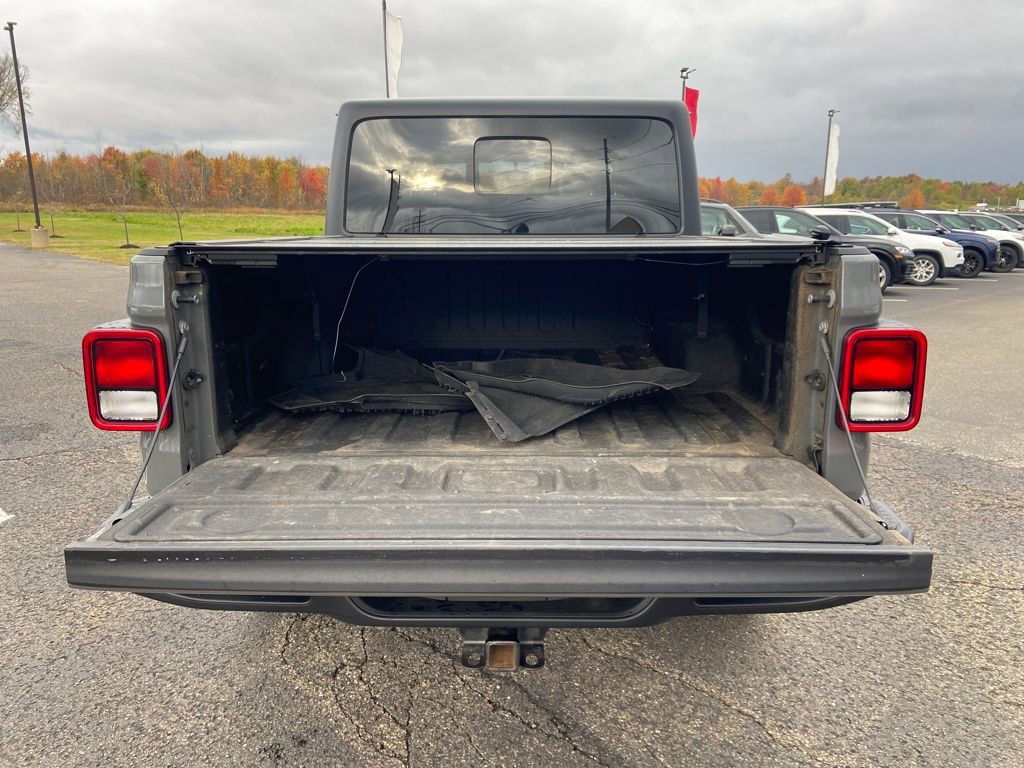 Used 2022 Jeep Gladiator Willys image 16
