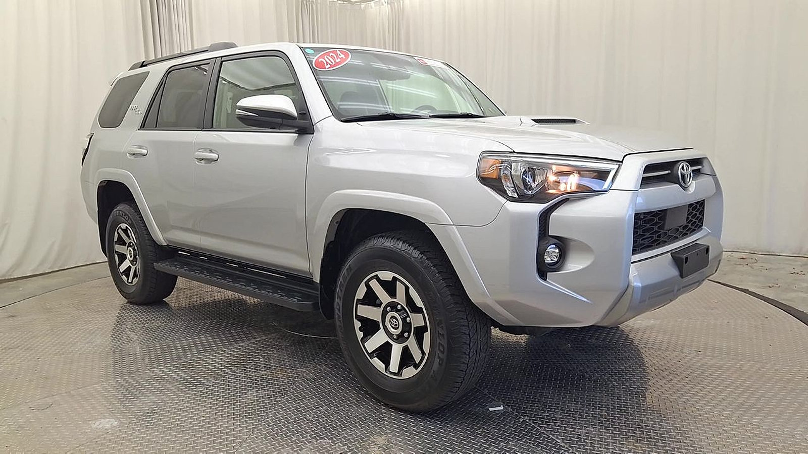 Certified 2024 Toyota 4Runner TRD Off-Road Premium AWD/4WD image 5