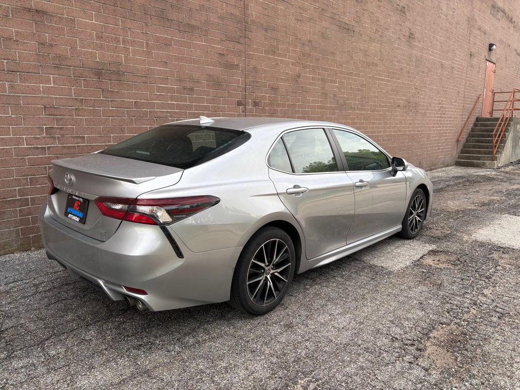 Used 2024 Toyota Camry SE FWD image 5