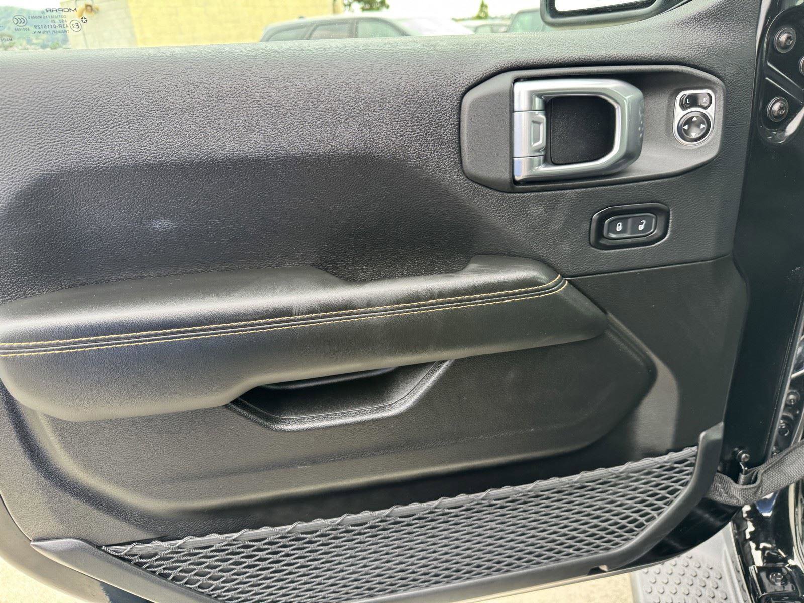 Certified 2025 Jeep Wrangler Sahara image 16