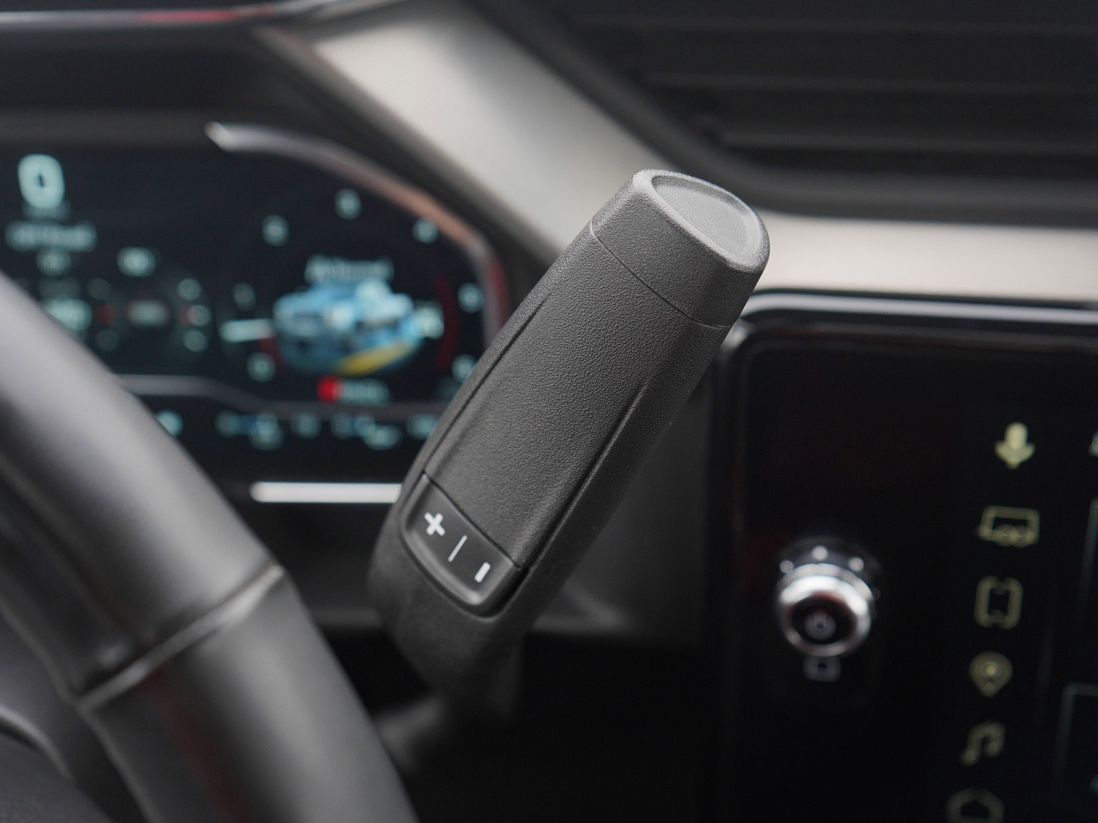 Used 2025 GMC Sierra 3500 Denali w/ Denali Reserve Package image 23