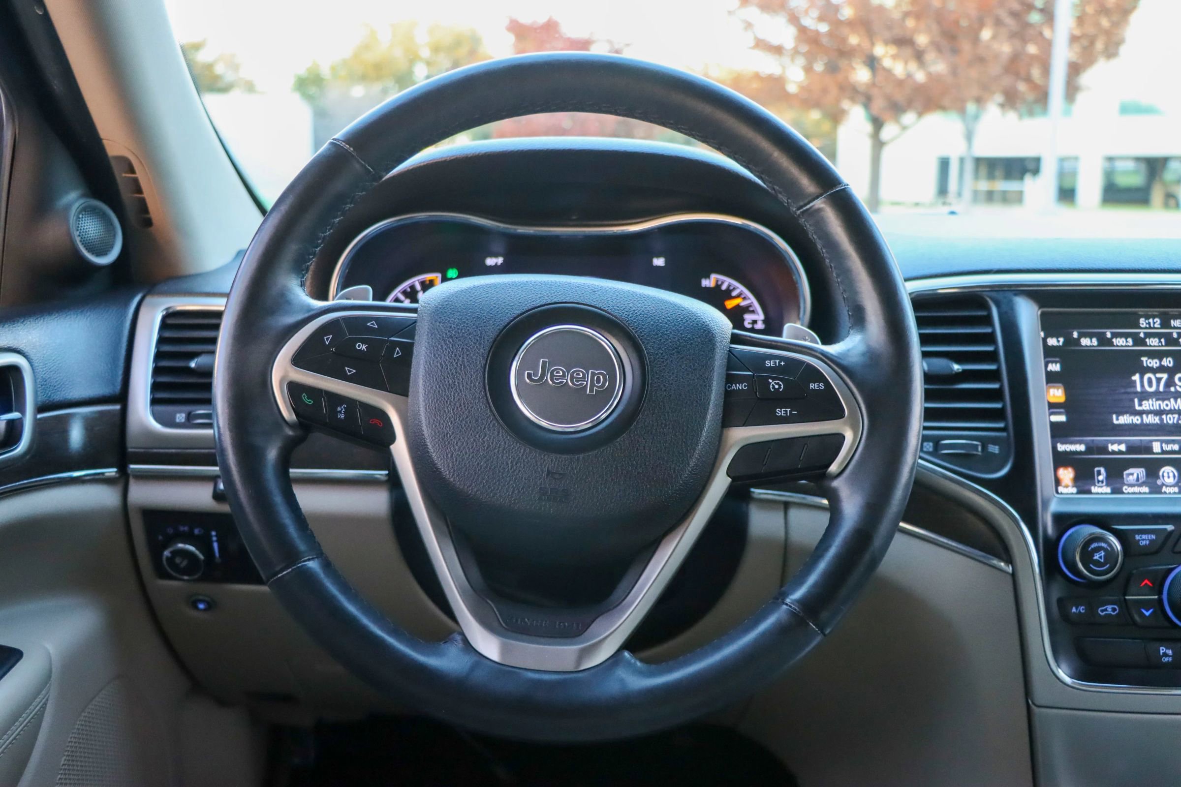 Used 2014 Jeep Grand Cherokee Limited image 27