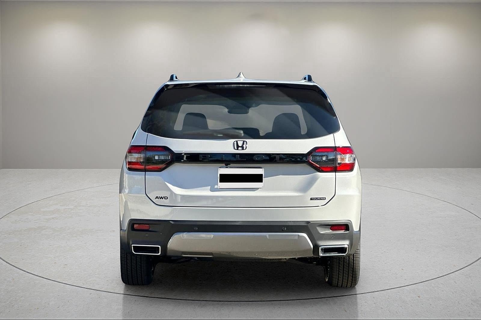 New 2026 Honda Pilot Touring image 4