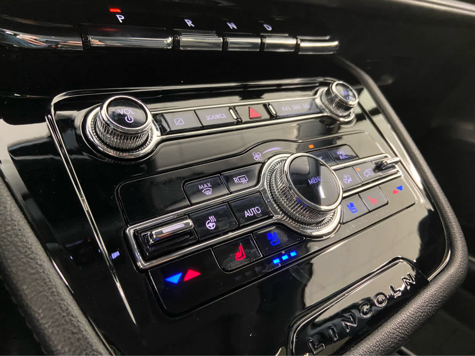 Used 2022 Lincoln Corsair AWD w/ Premium Package image 37