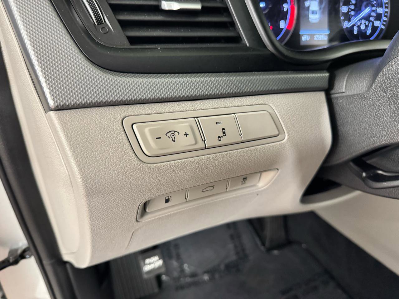 Used 2018 Hyundai Sonata SEL FWD image 17