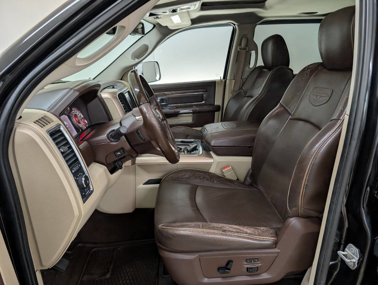 Used 2015 RAM 1500 Laramie Longhorn image 6