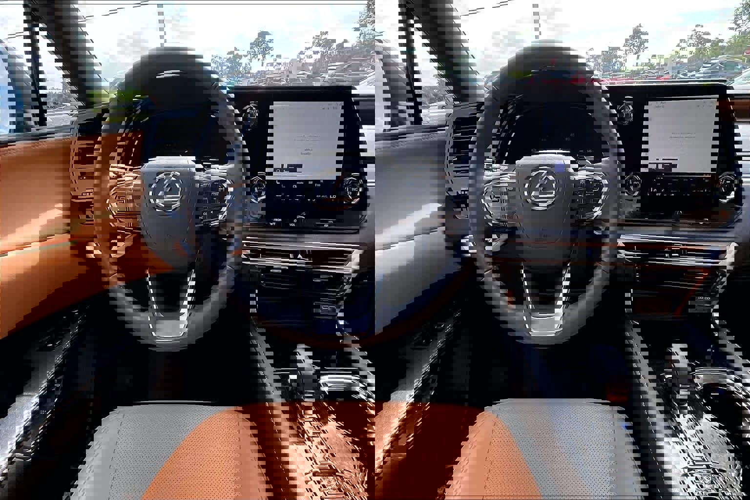 Used 2025 Lexus RX 350 FWD w/ Technology Package image 6