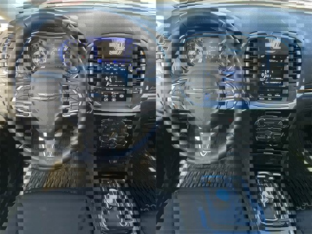 Used 2023 Chrysler 300 Touring w/ Sport Appearance Package image 10