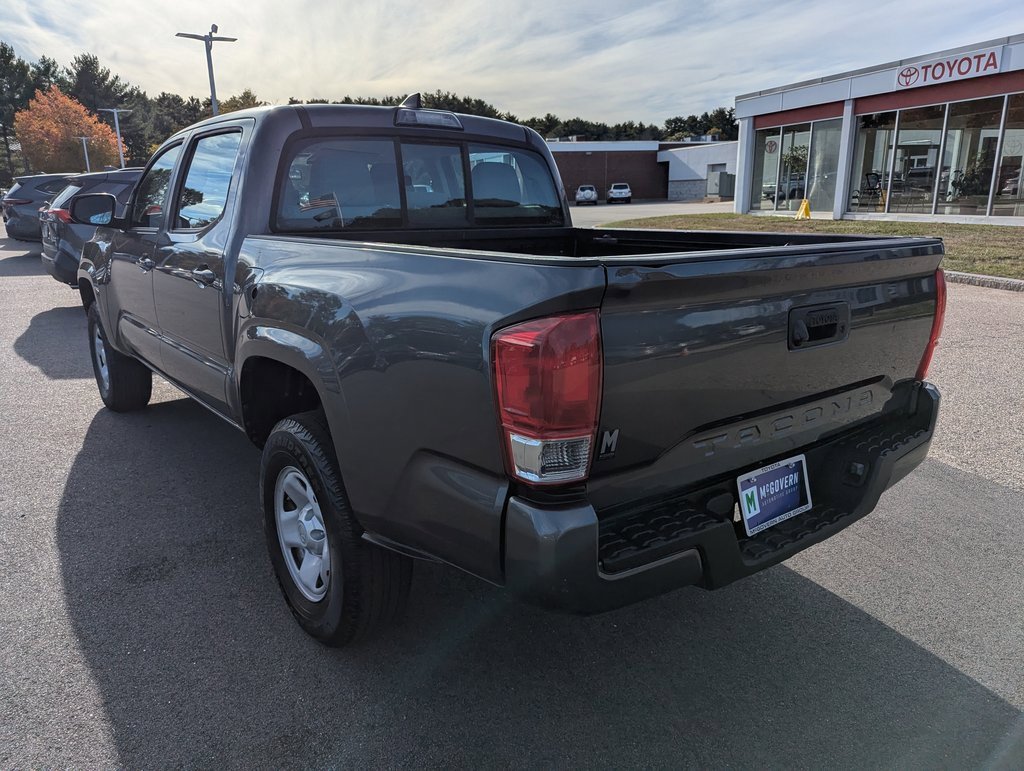 Used 2017 Toyota Tacoma SR image 3