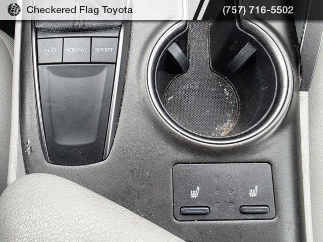 Used 2023 Toyota Camry SE w/ Cold Weather Package image 20