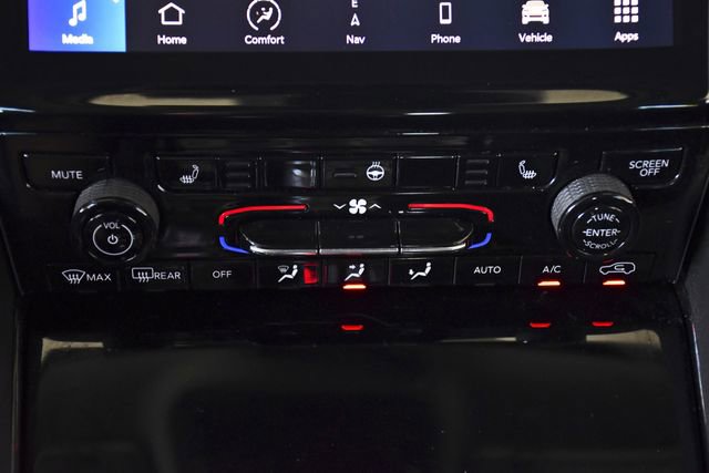Used 2023 Jeep Grand Cherokee Limited AWD/4WD image 13