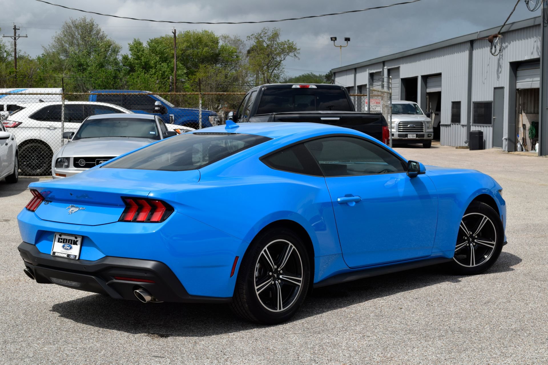 Certified 2025 Ford Mustang Coupe RWD image 6