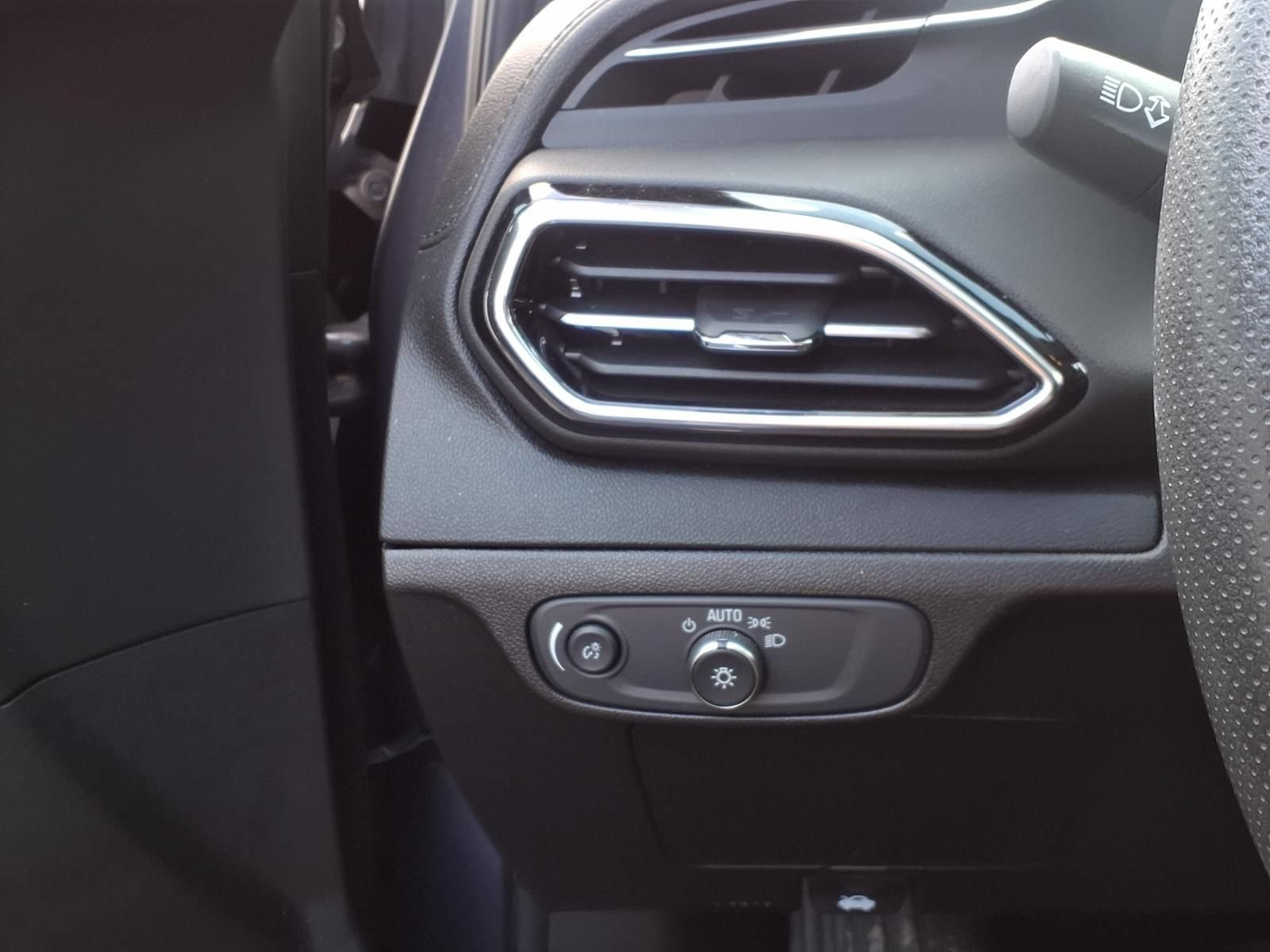 Used 2023 Chevrolet Bolt EUV LT w/ Driver Confidence Package FWD image 17