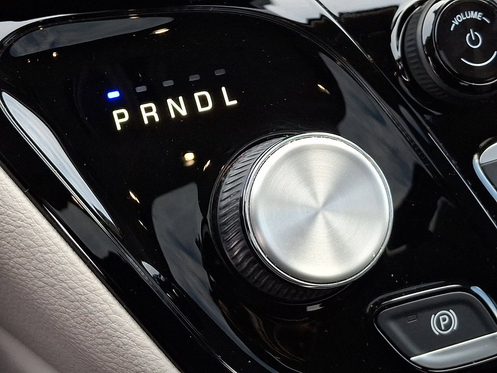 Used 2023 Chrysler Pacifica Limited image 17