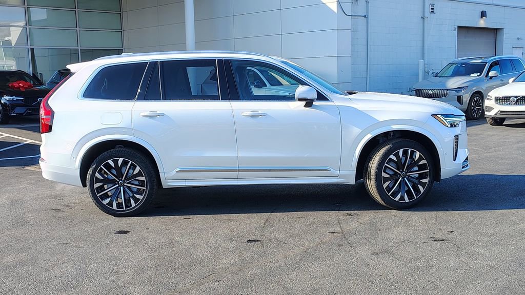 New 2026 Volvo XC90 B6 Plus image 2