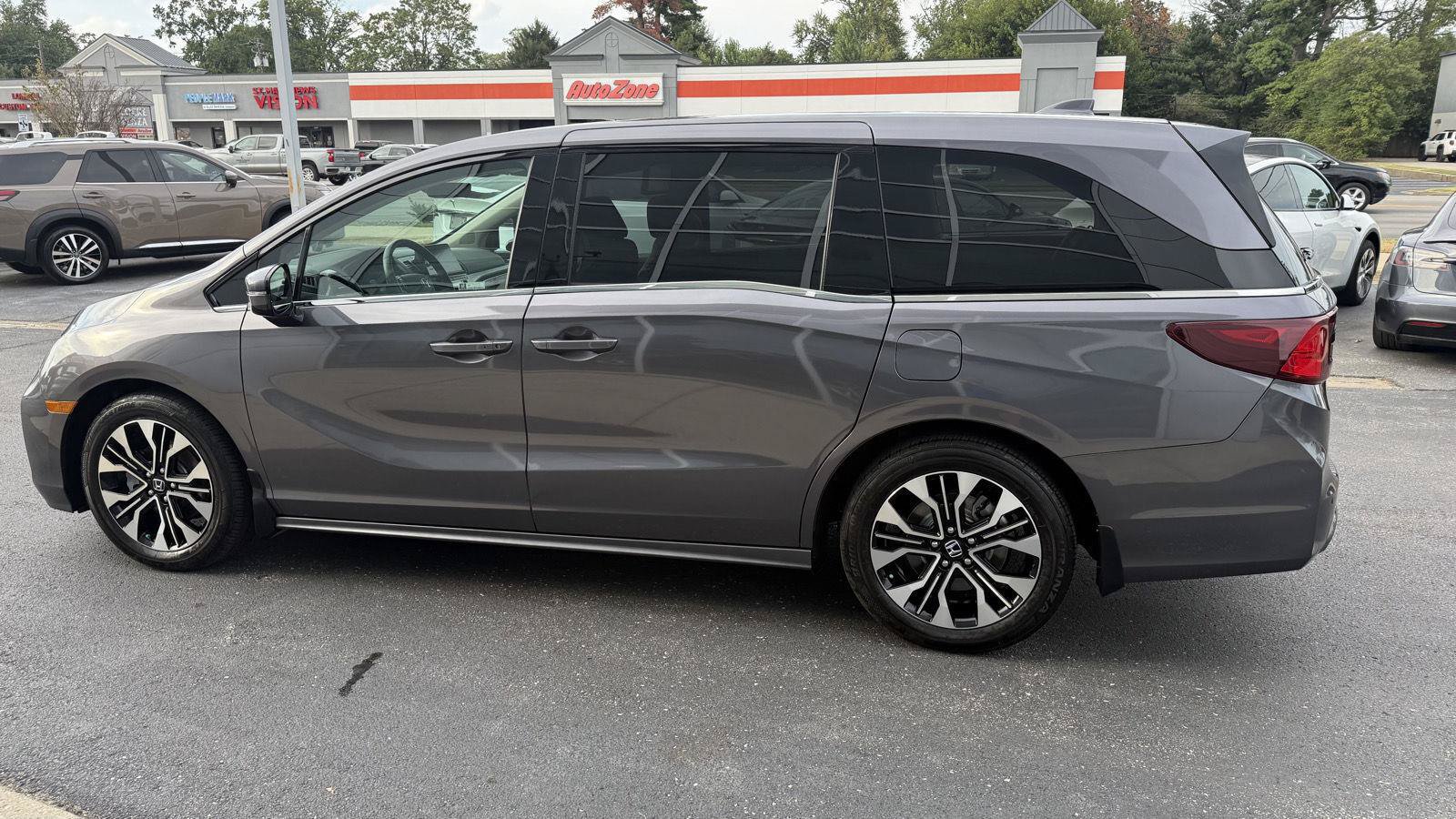 Used 2026 Honda Odyssey Elite image 5