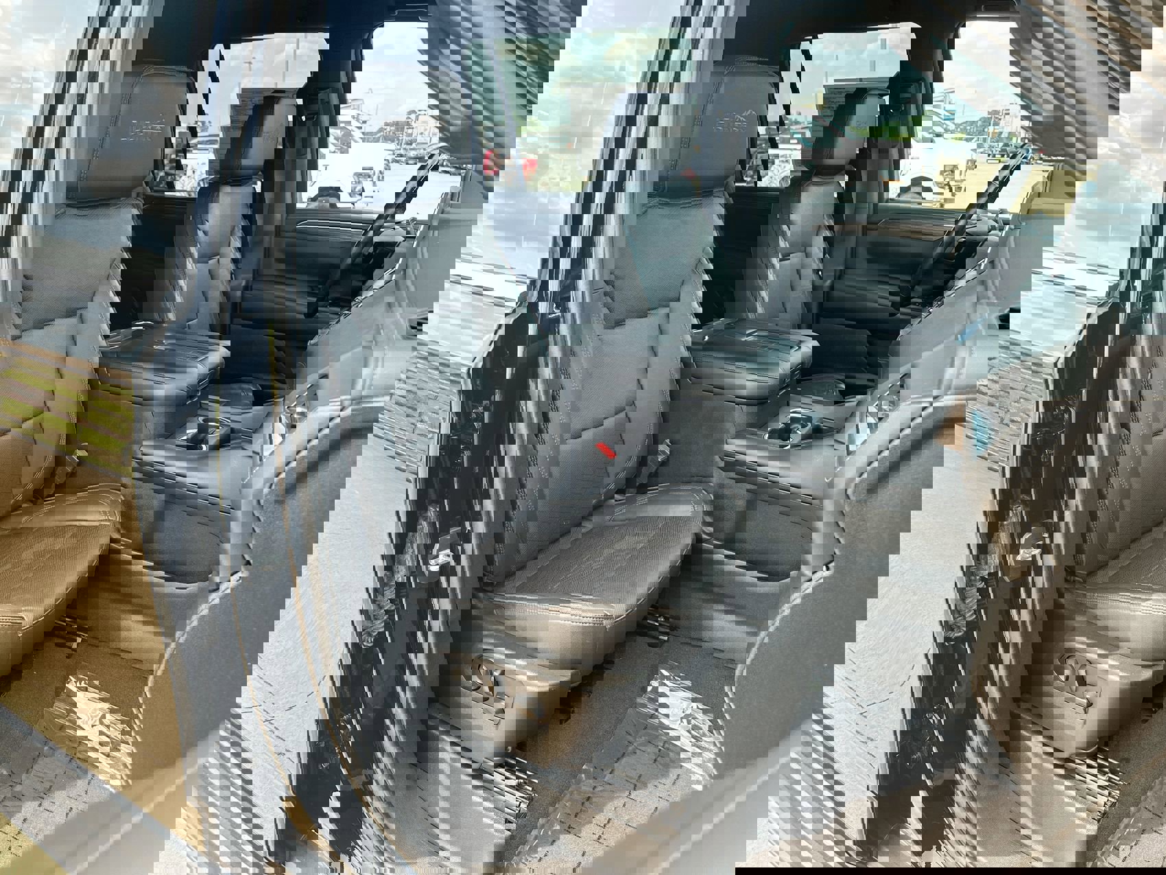 Used 2021 Chevrolet Suburban High Country image 25