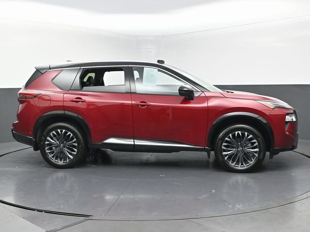 Used 2025 Nissan Rogue Platinum w/ Platinum Premium Package image 6