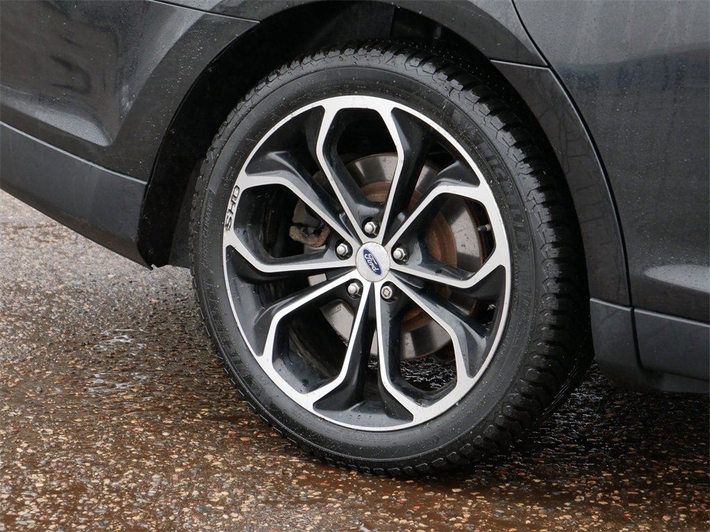 Used 2015 Ford Taurus SHO w/ Equipment Group 401A image 7