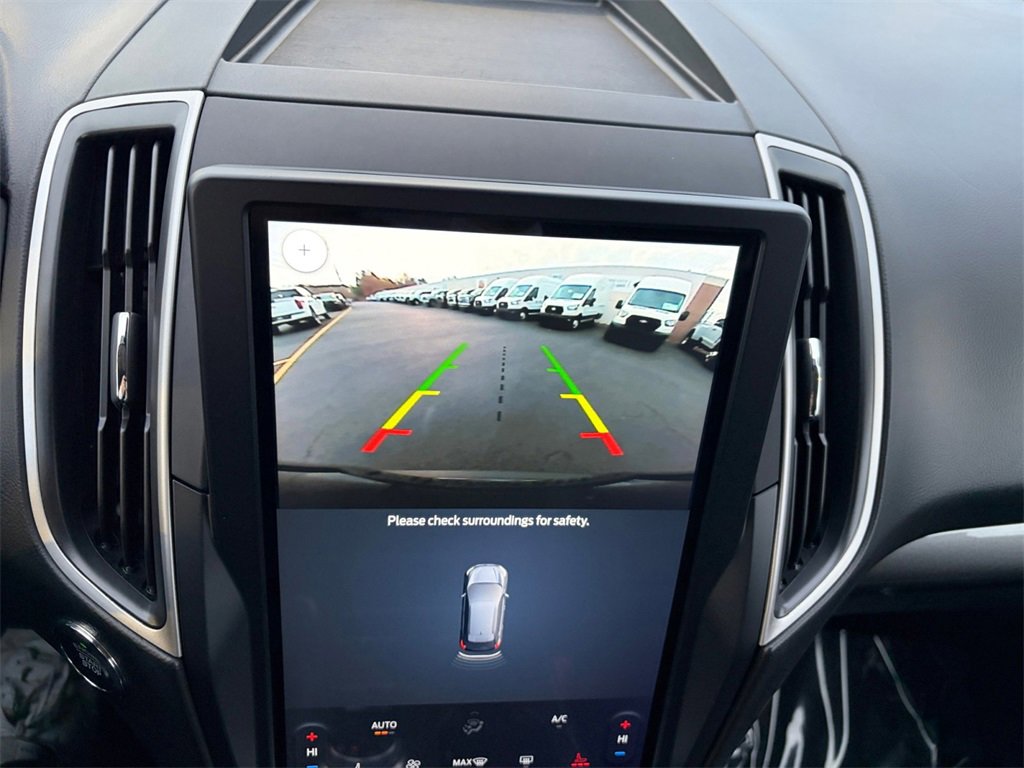 Used 2023 Ford Edge SEL image 16