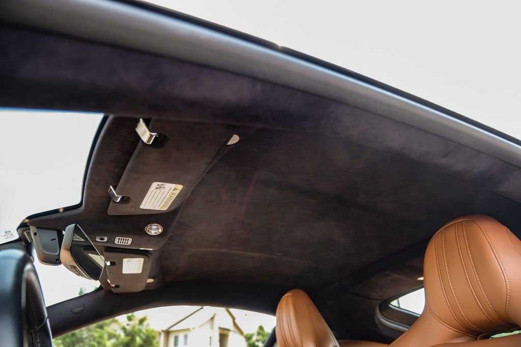 Used 2020 Aston Martin V8 Vantage Coupe RWD image 29