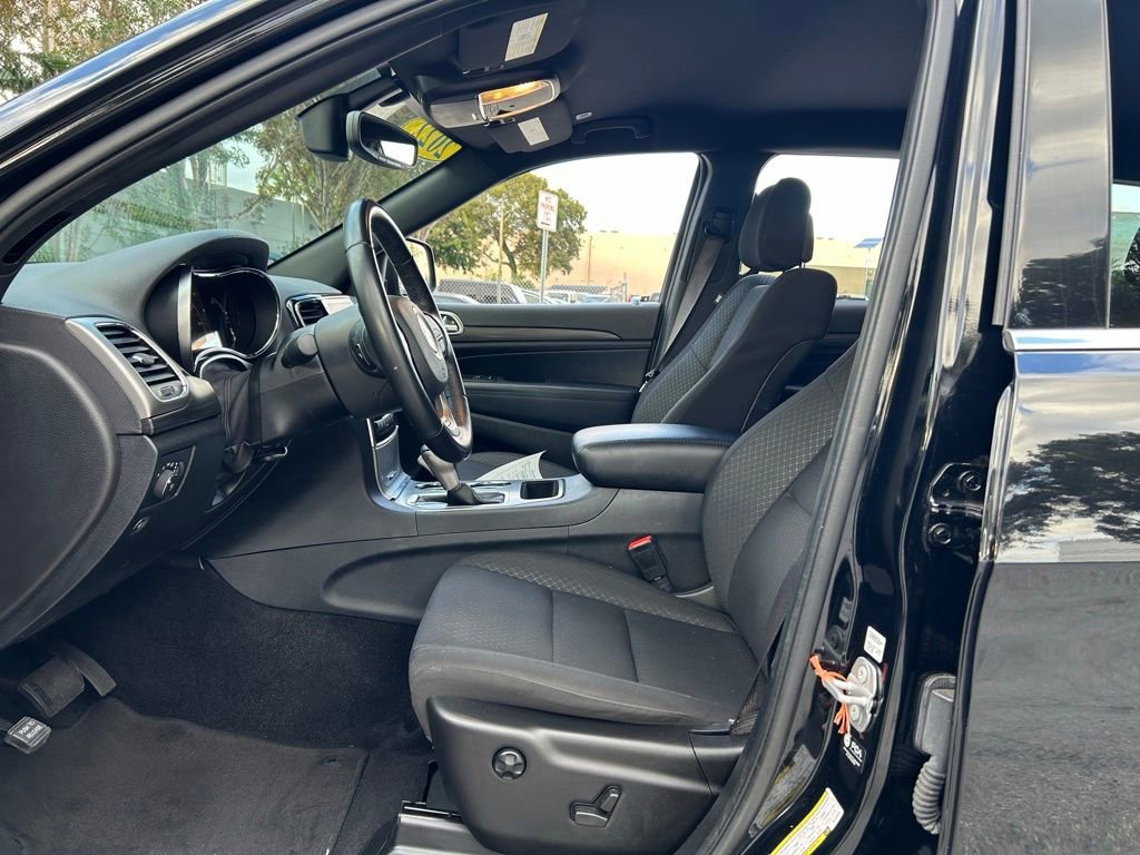 Certified 2022 Jeep Grand Cherokee Laredo E image 16