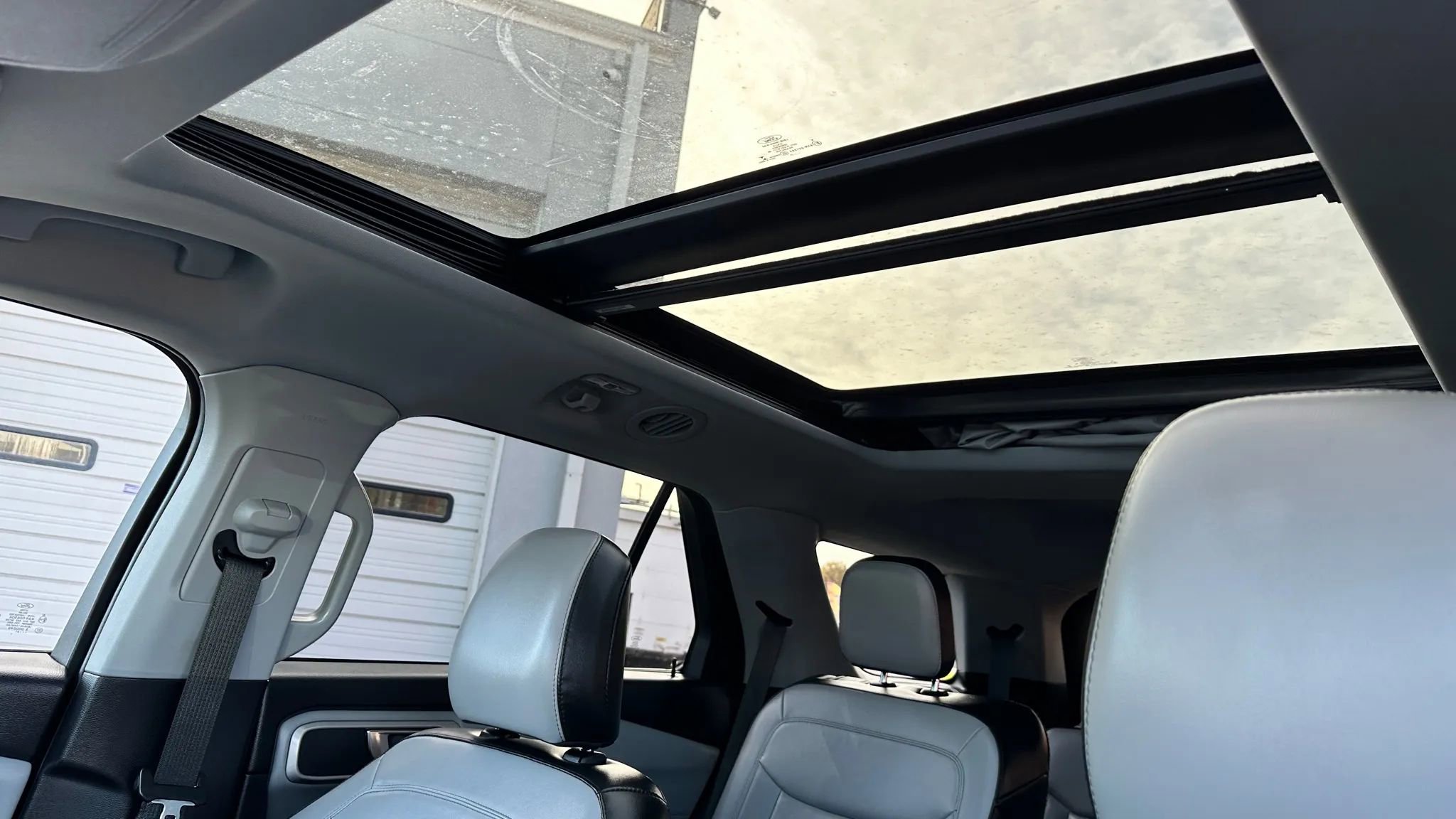 Used 2021 Ford Explorer XLT w/ Equipment Group 202A image 18