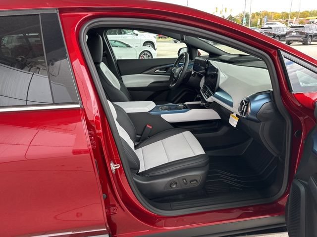 New 2026 Chevrolet Equinox EV LT w/ Convenience Package II AWD/4WD image 32